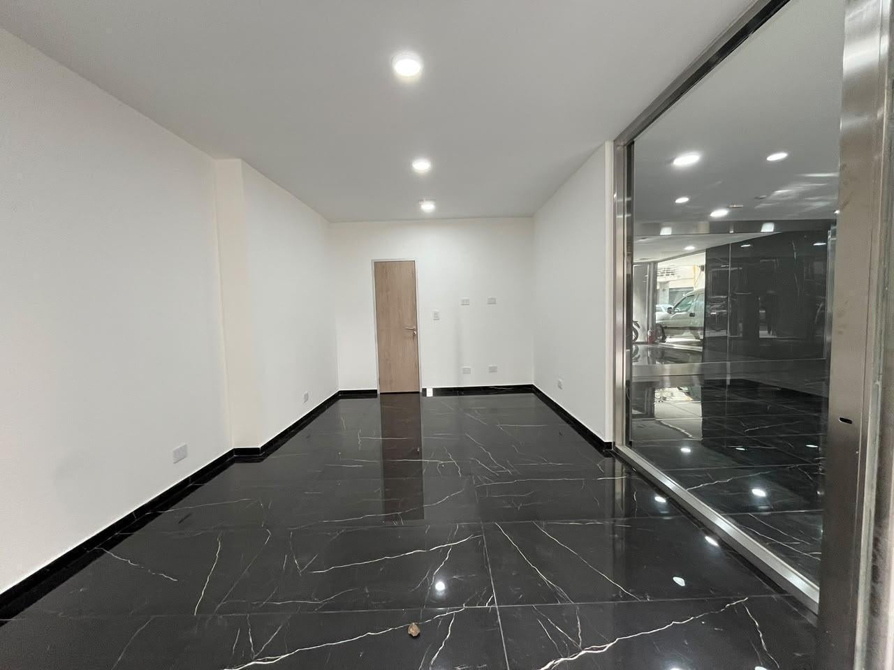 Foto de VENTA - Local comercial a estrenar con baño privado - Martin, Rosario., imagen 5