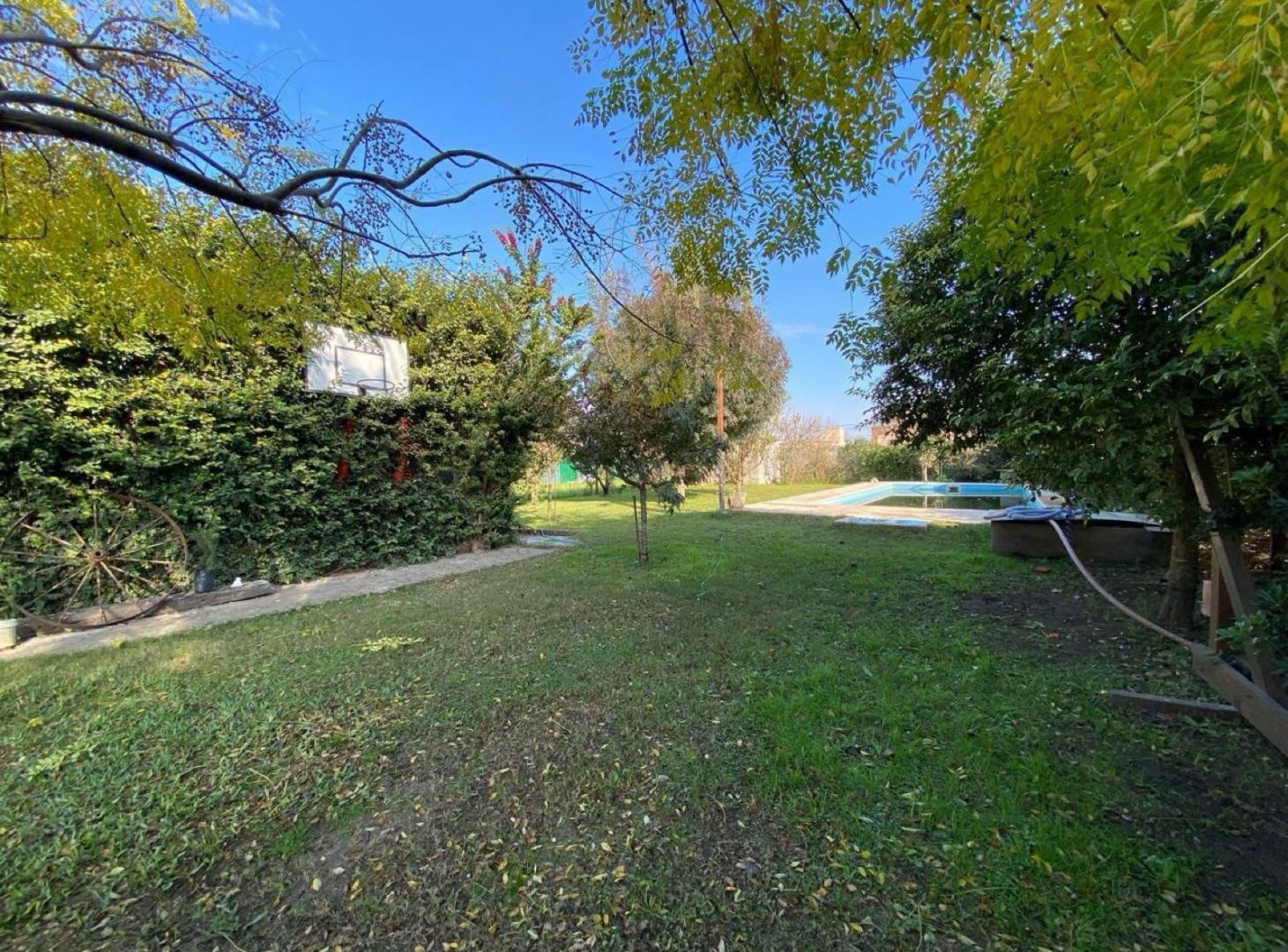 Foto de VENTA/PERMUTA - Casa 1 dormitorio con Pileta, Jardin y Parrilla, imagen 2