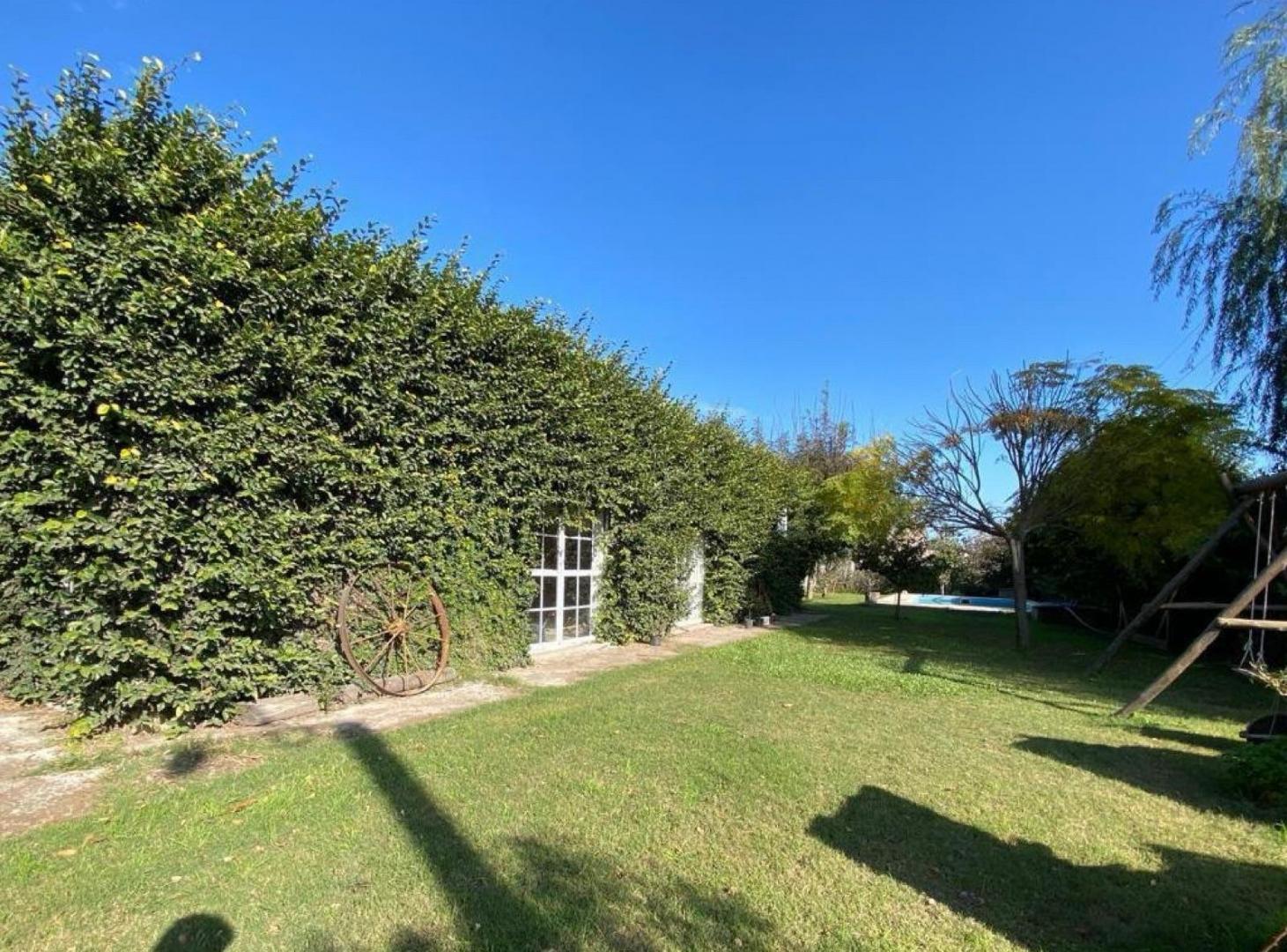 Foto de VENTA/PERMUTA - Casa 1 dormitorio con Pileta, Jardin y Parrilla, imagen 1