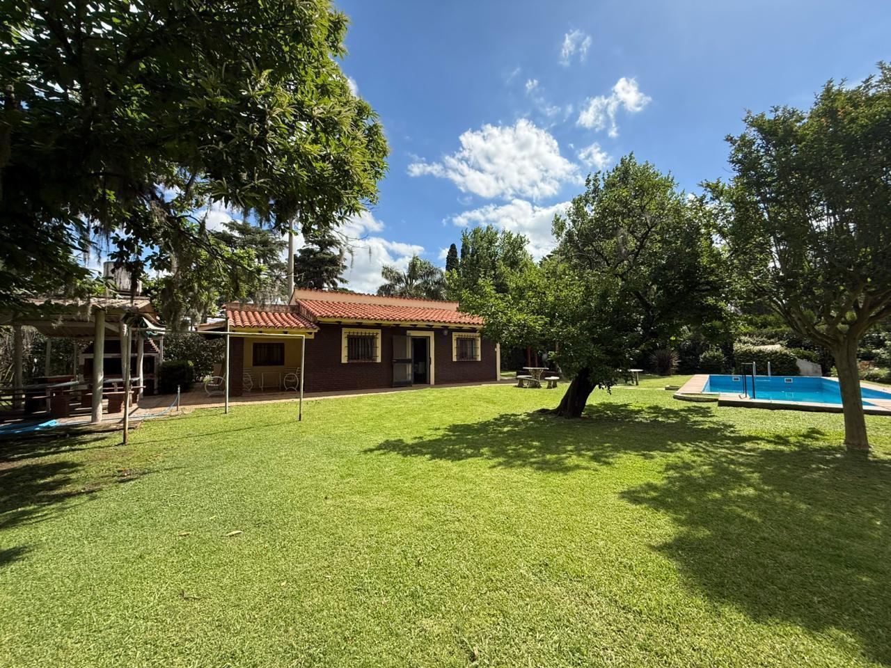 Foto de VENTA/PERMUTA - Casa 2 dormitorios con gran terreno a 50m de Ruta 9, imagen 1