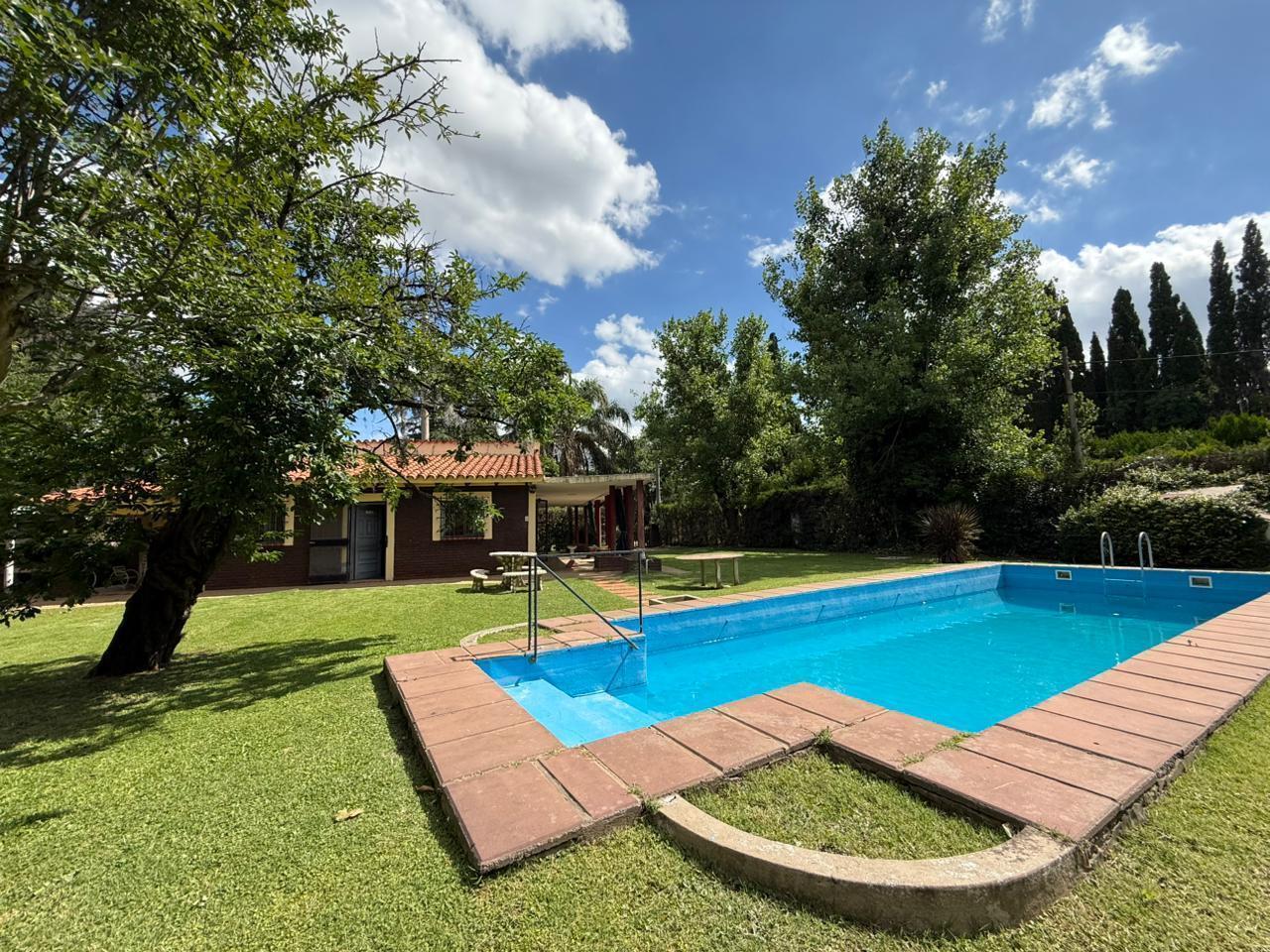 Foto de VENTA/PERMUTA - Casa 2 dormitorios con gran terreno a 50m de Ruta 9, imagen 2