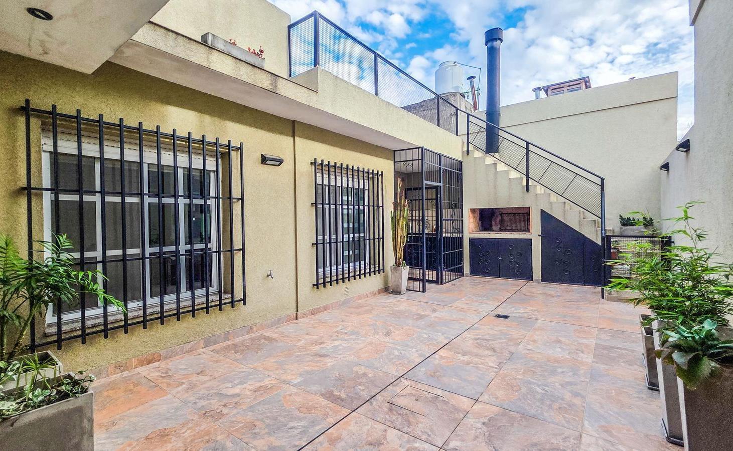 Foto de VENTA - Casa de 2 dormitorios con cochera y patio. Apta Crédito, imagen 5