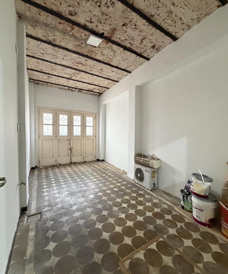 Foto de VENTA - Casa 1 dormitorio con Patio de Invierno y Cochera - República, imagen 3