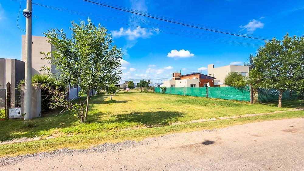 Foto de Venta - Terreno 426m2 - Servicios - Barrio El Molino, Roldan, imagen 4