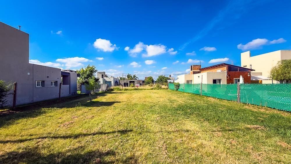 Foto de Venta - Terreno 426m2 - Servicios - Barrio El Molino, Roldan, imagen 2