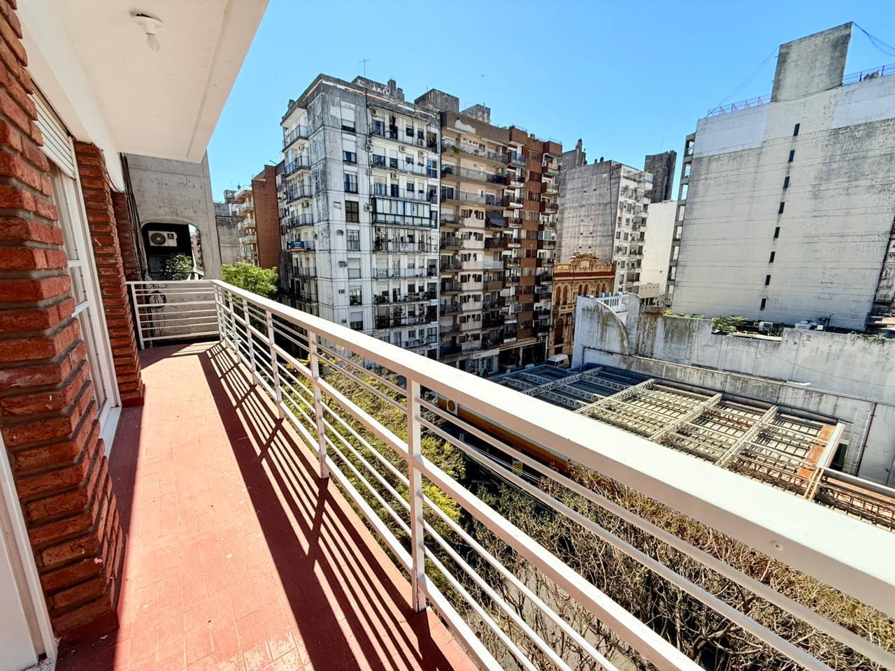 Foto de VENTA/PERMUTA Departamento 3 Dormitorios, Semipiso Balcón Norte, APTO, imagen 2