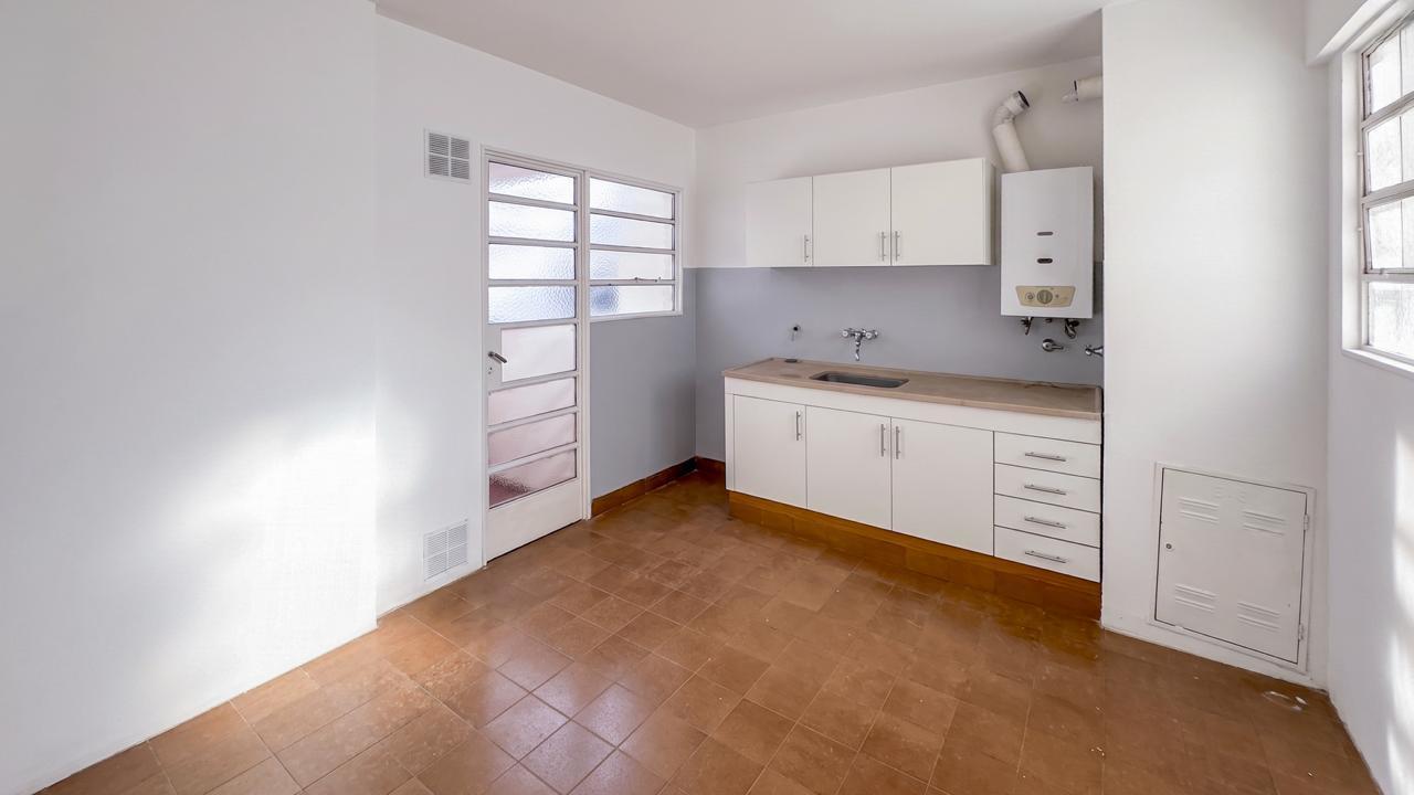 Foto de VENTA/ PERMUTA- Departamento 2 dormitorios reciclado. APTO CRÉDITO, imagen 5