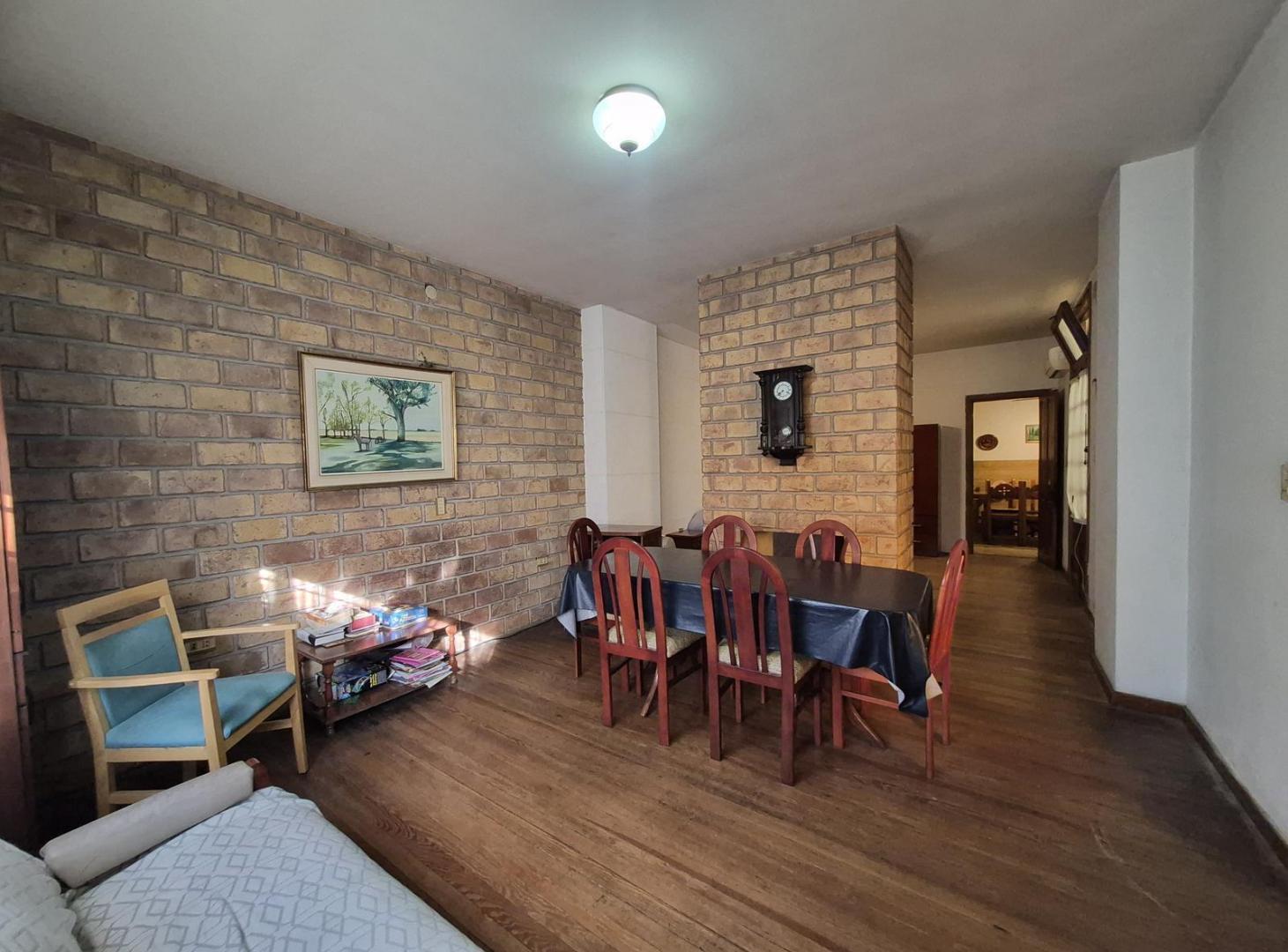 Foto de VENTA - Casa 3 dormitorios. Cochera y Patio. Echesortu, Rosario., imagen 2