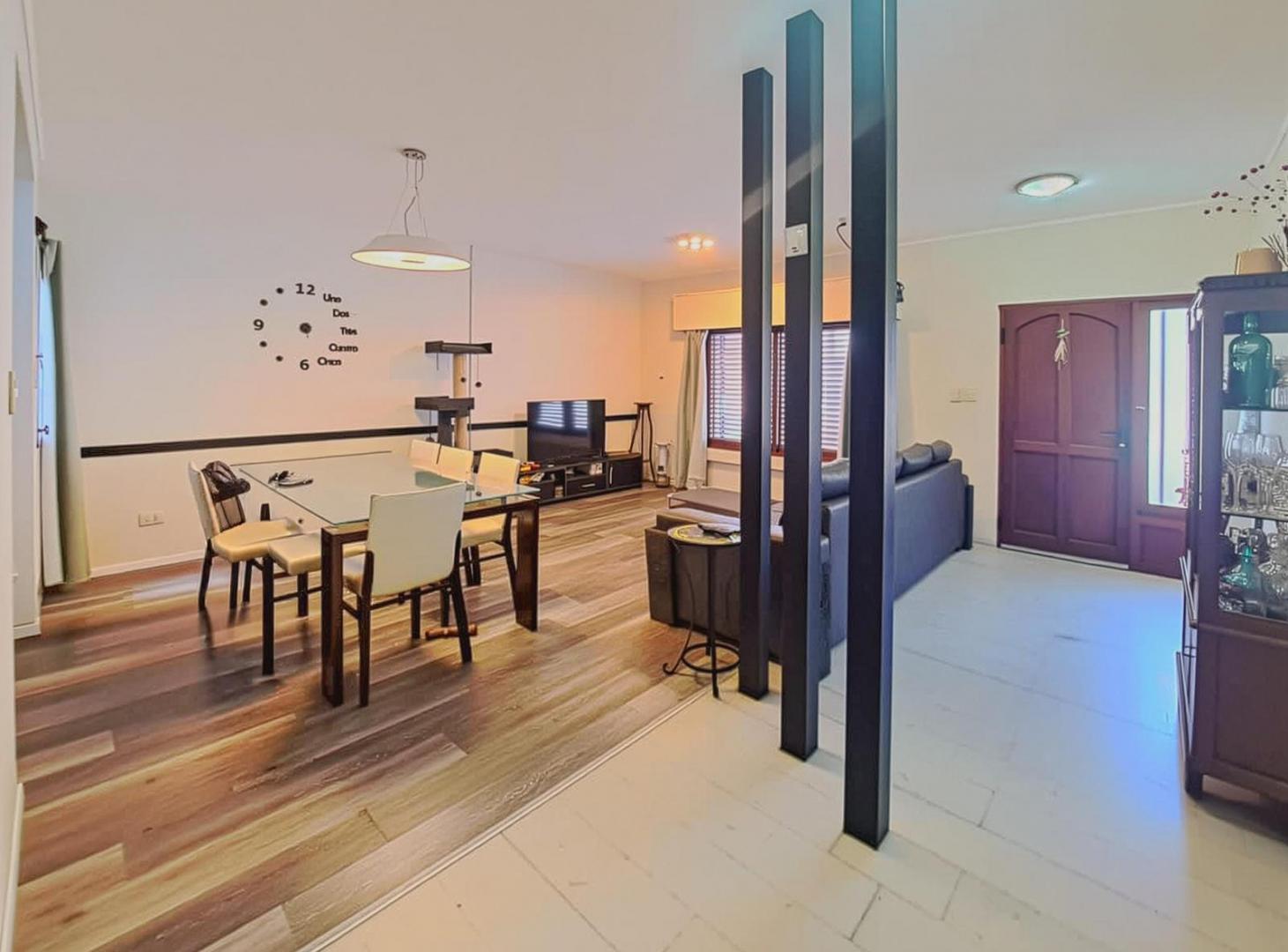 Foto de Venta - Permuta. Casa 3 dormitorios, cochera y Patio. Echesortu, imagen 3