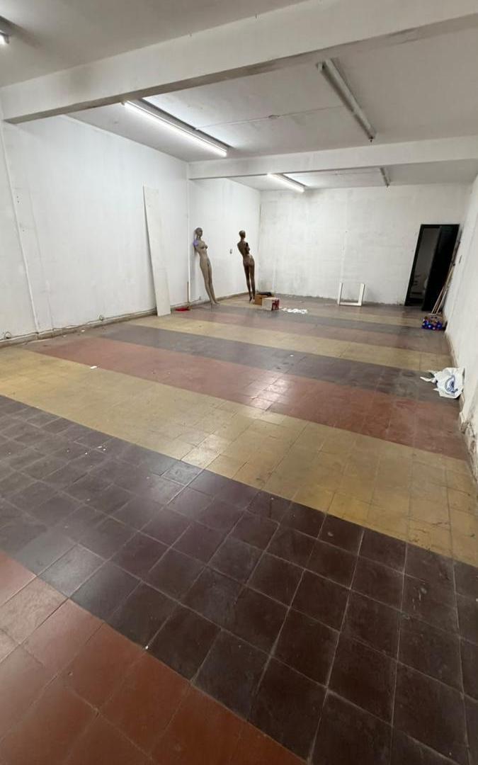 Foto de ALQUILER - Local al frente con depósito, 400 m2 en total en calle San, imagen 5