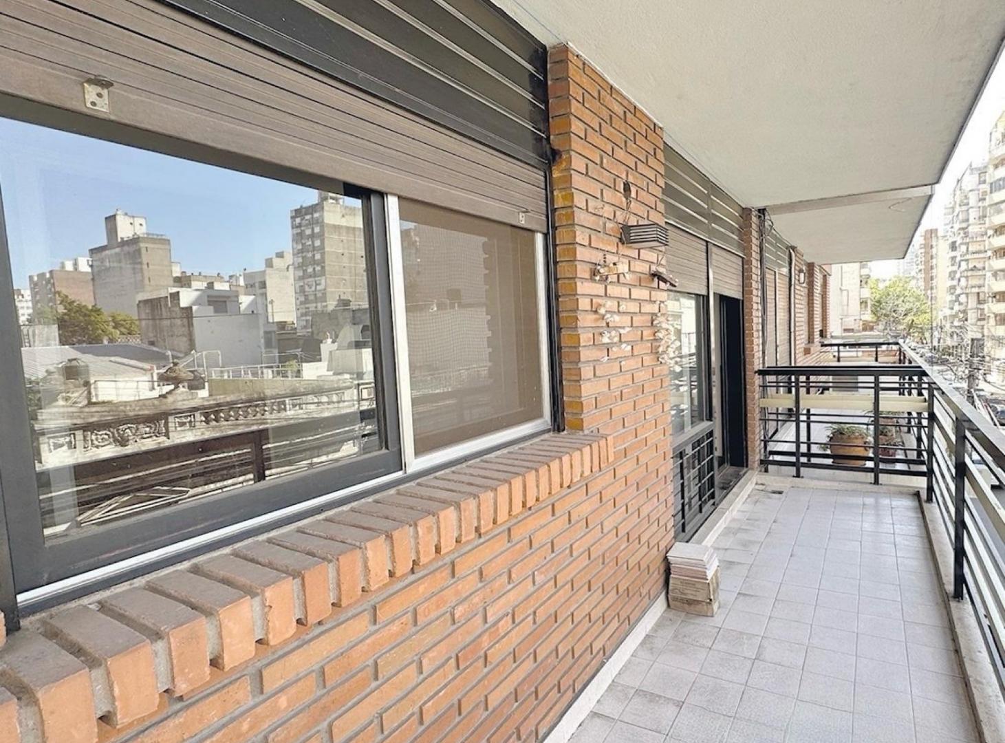 Foto de VENTA - Departamento 3 Dormitorios, 2 Baños Con Cochera, APTO CREDITO, imagen 2