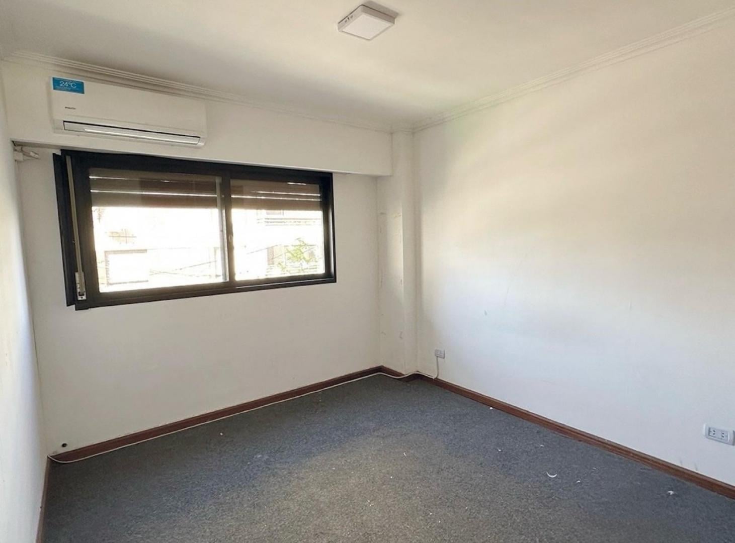 Foto de VENTA - Departamento 3 Dormitorios, 2 Baños Con Cochera, APTO CREDITO, imagen 5