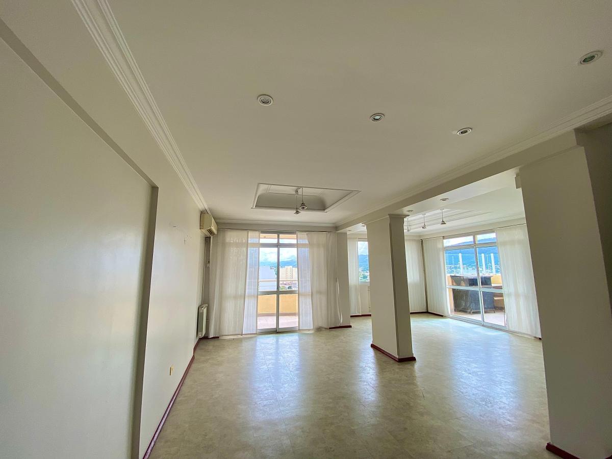 Vendo Exclusivo Penhouse en Torres Balcarce, Salta 4