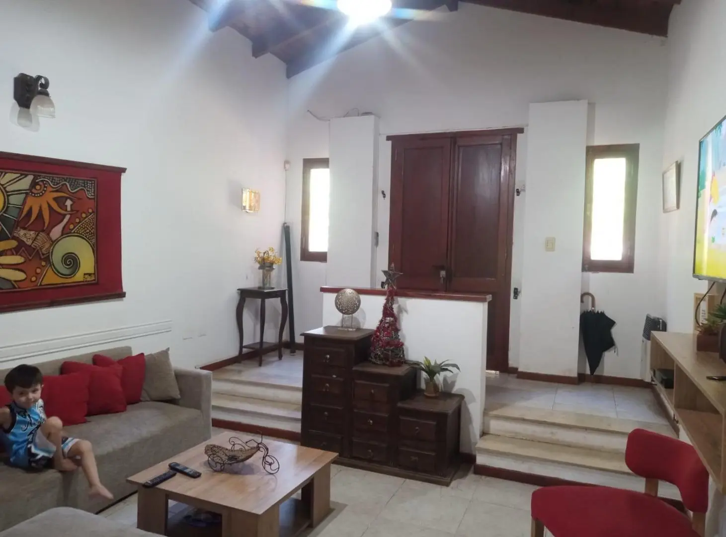 HERMOSA CASA ESQUINA CON PILETA EN VILLA ALLENDE 4
