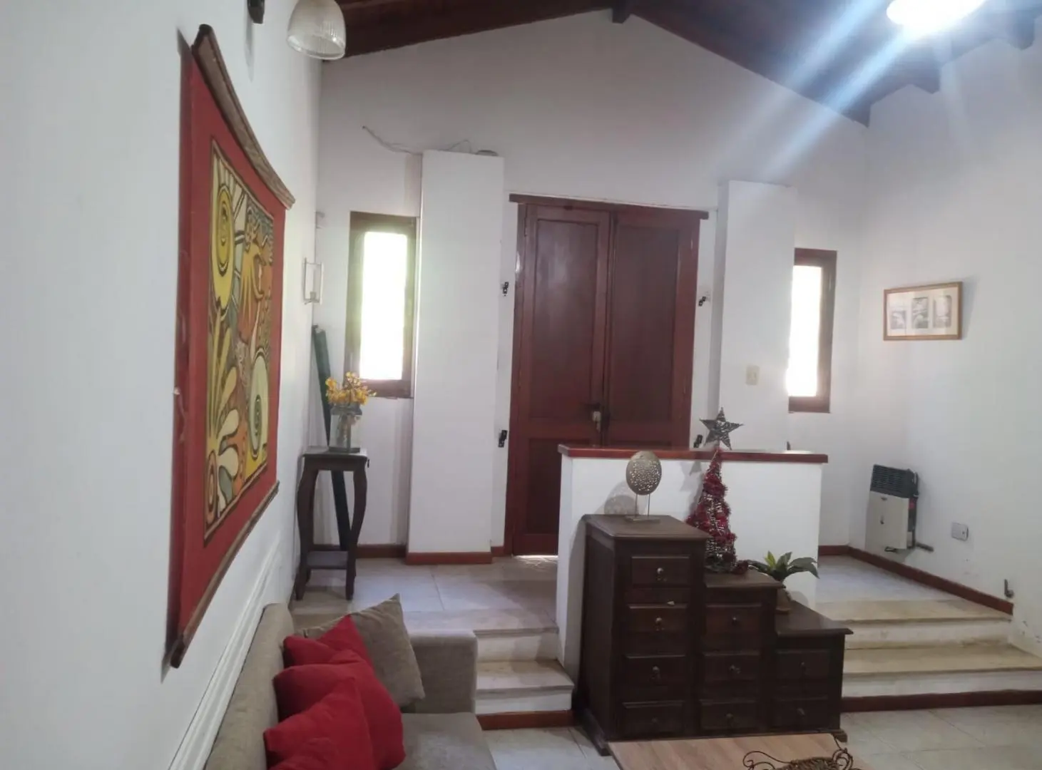HERMOSA CASA ESQUINA CON PILETA EN VILLA ALLENDE 3