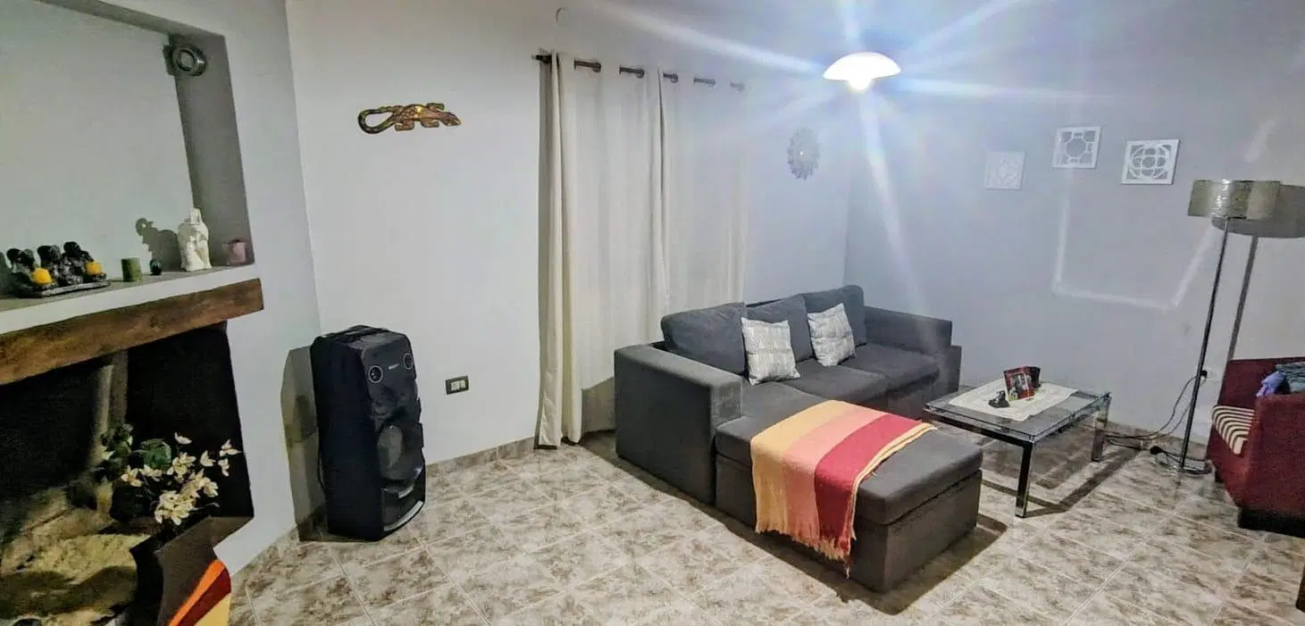 A LA VENTA CASA EN VILLA SERRANA A MTS DE AV BODEREAU 2