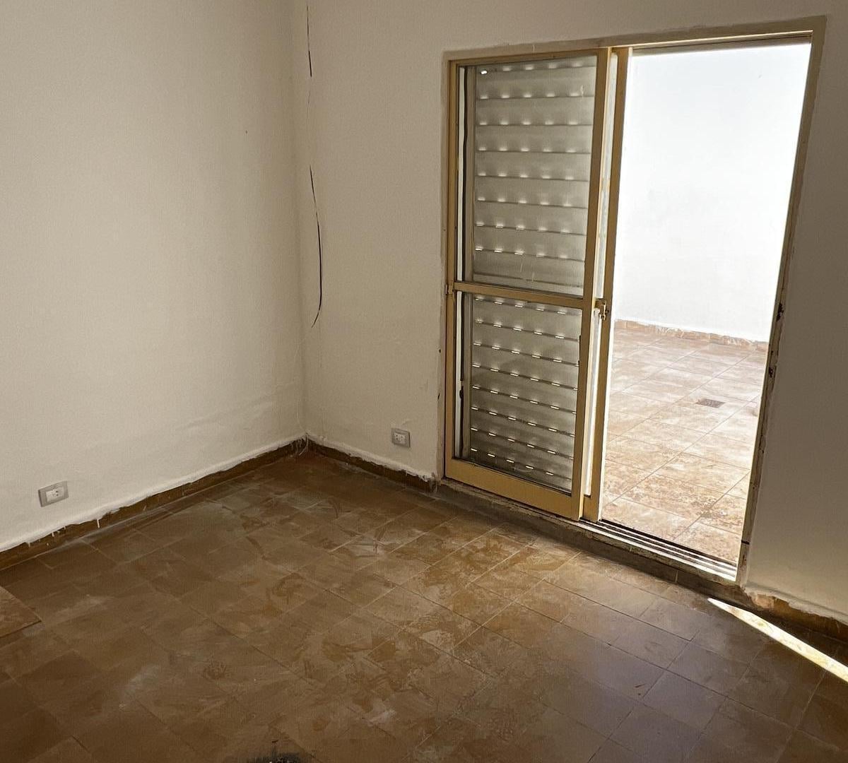 Foto de VENTA CASA 4 DORMITORIOS Bº CORRAL DE PALOS, imagen 2