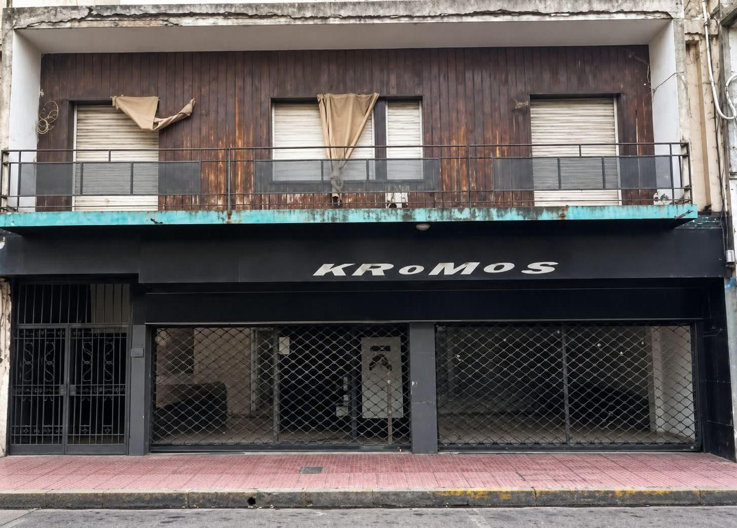 Foto de Local comercial con 4 Departamentos., imagen 1