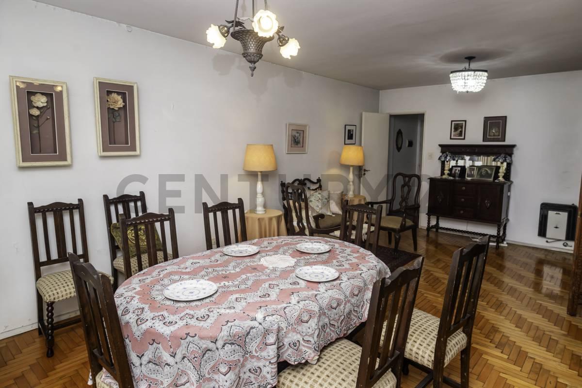 Venta - Depto. 3 Ambientes en Almagro con Balcón 2