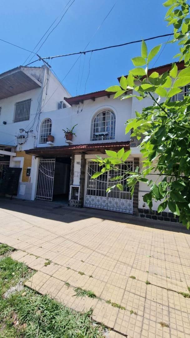 Casa en venta 5 AMBIENTES, La Plata