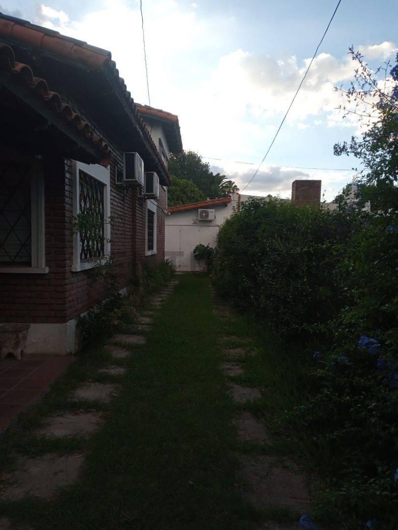 Casa en venta en City Bell 467 ent 14C y 15