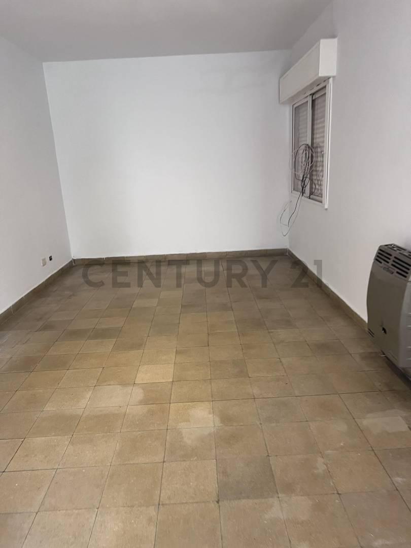 Departamento en Venta 80 E/ 11 y 12 Barrio Monasterio 2