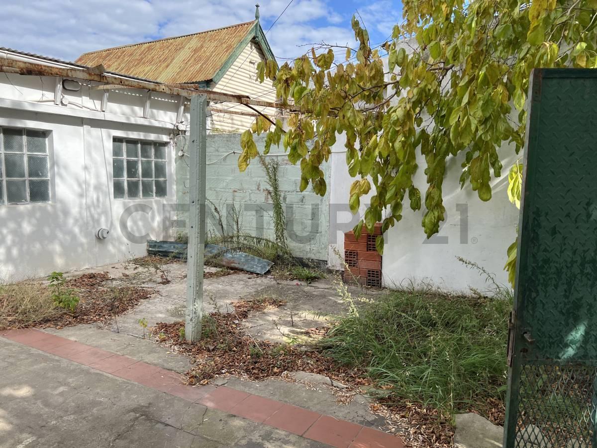 Casa a Reciclar en Berisso, 9 Esquina 156 – (Lote 13x24 – 312 m²)