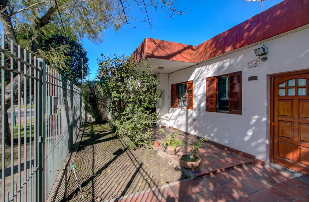 Foto de Casa en venta 3 ambientes en Manuel B. Gonnet La Plata, imagen 4