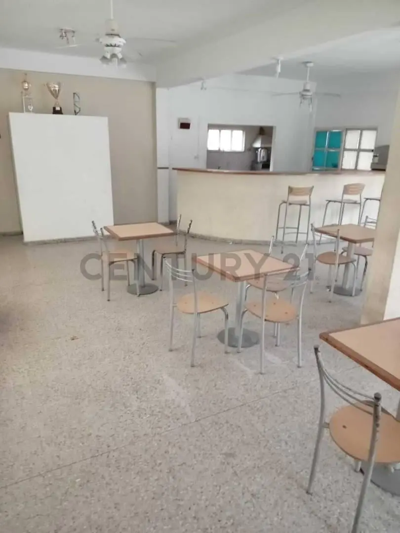 Complejo Deportivo en Venta en el Casco 2
