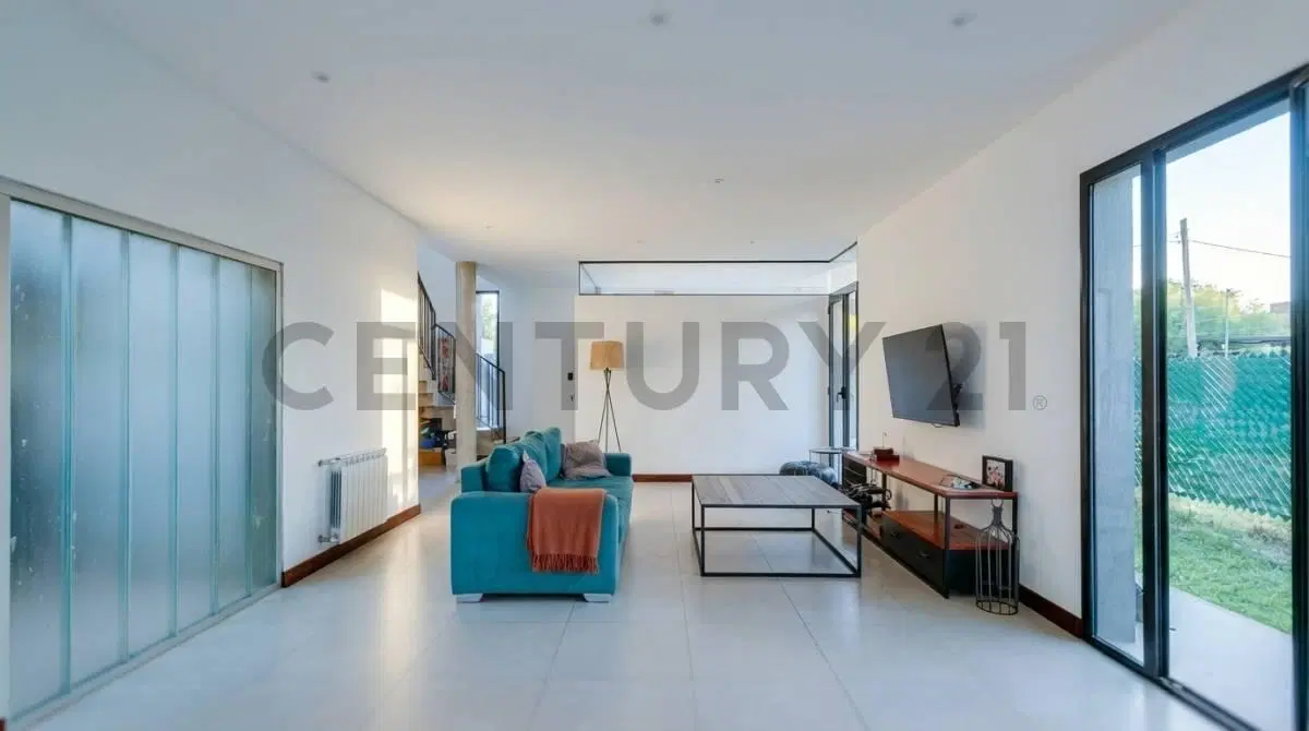 Casa en alquiler en Gorina, moderna de 3 dormitorios 488 e 133 y 135 3