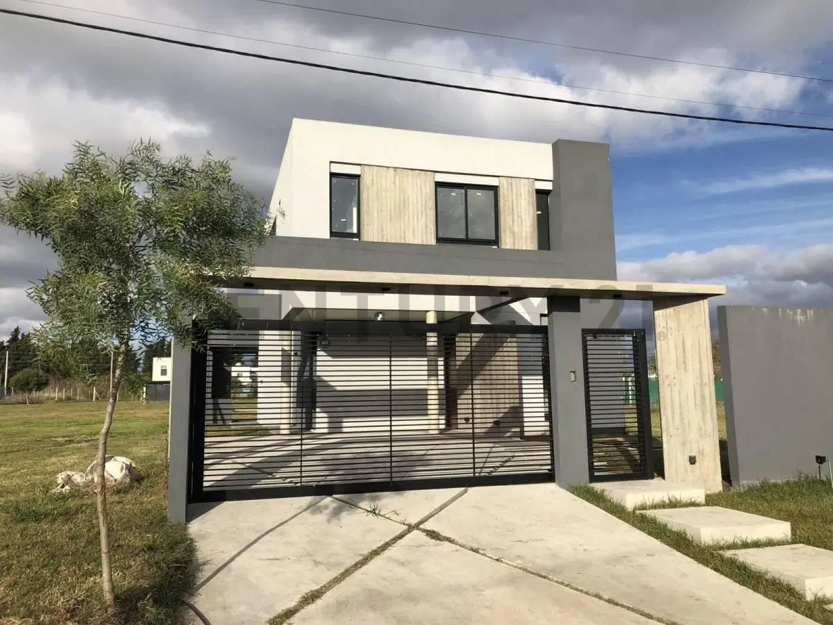 Casa en alquiler en Gorina, moderna de 3 dormitorios 488 e 133 y 135 1