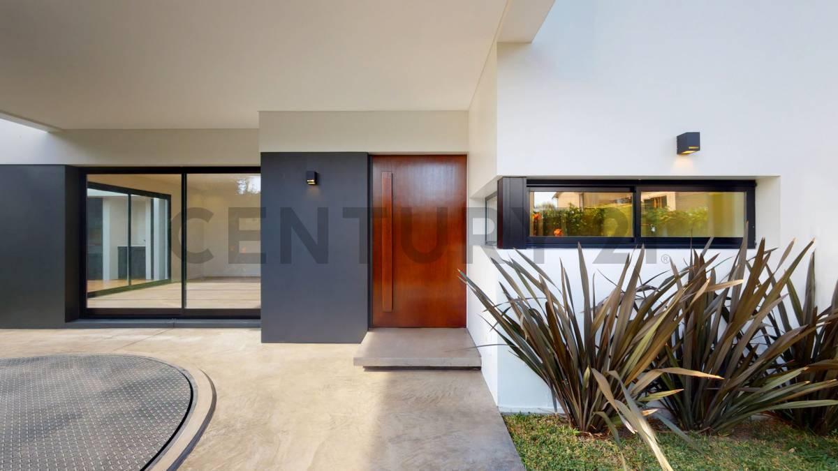Casa Apto banco en venta, La Plata.