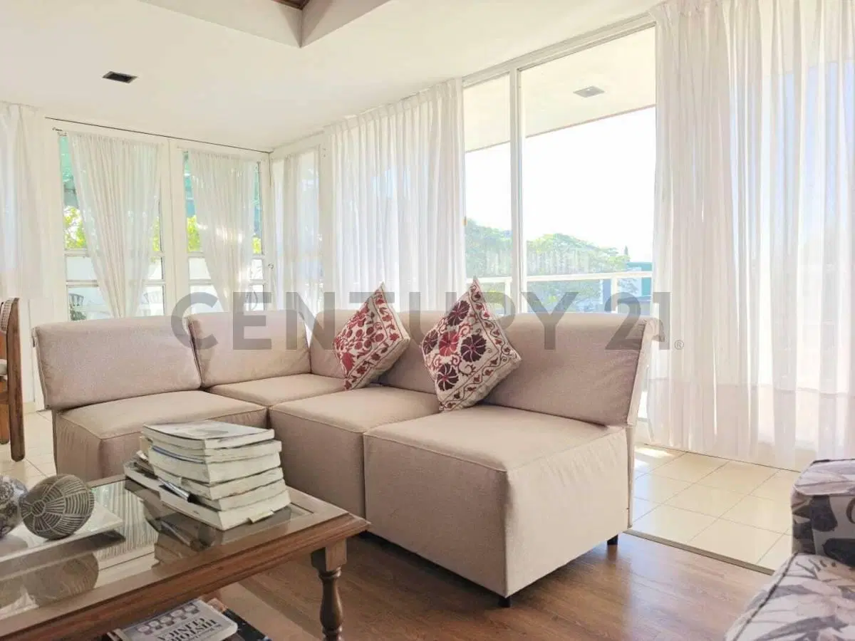 Venta Casa en 124 47 y 48 3