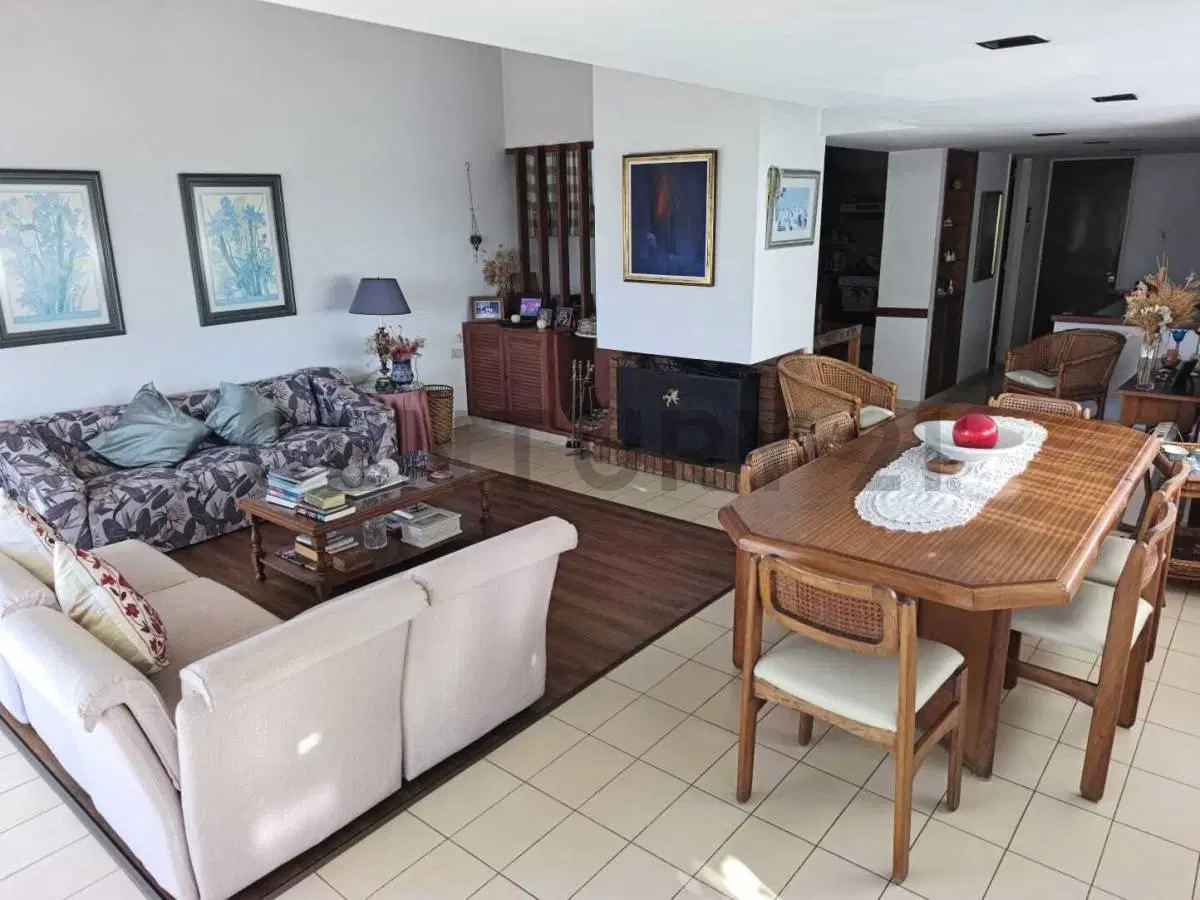 Venta Casa en 124 47 y 48 5