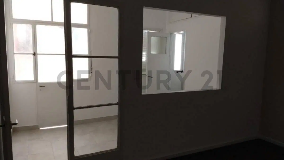 Departamento de 2 dormitorios en venta en el centro de La Plata 2