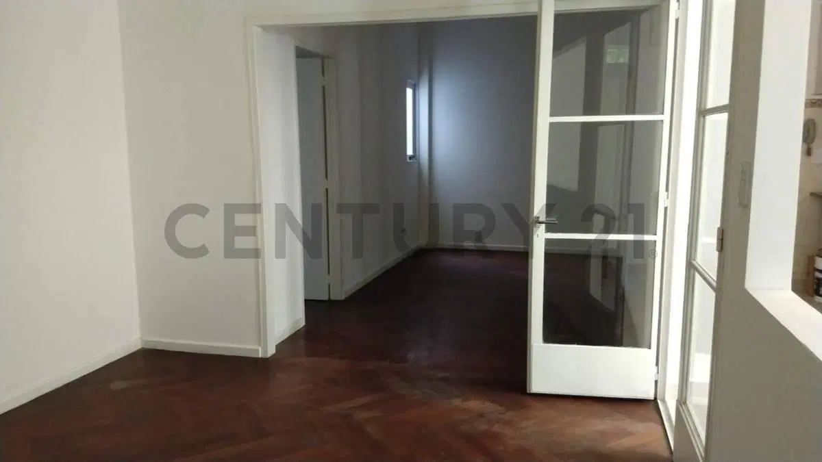 Departamento de 2 dormitorios en venta en el centro de La Plata 3
