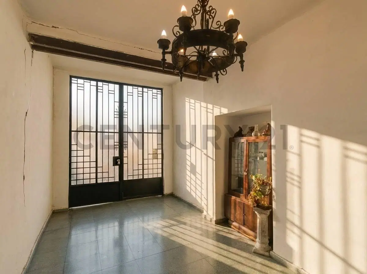 Casa de 3 dormitorios en venta con pileta, quincho y amplio parque en La Plata 4