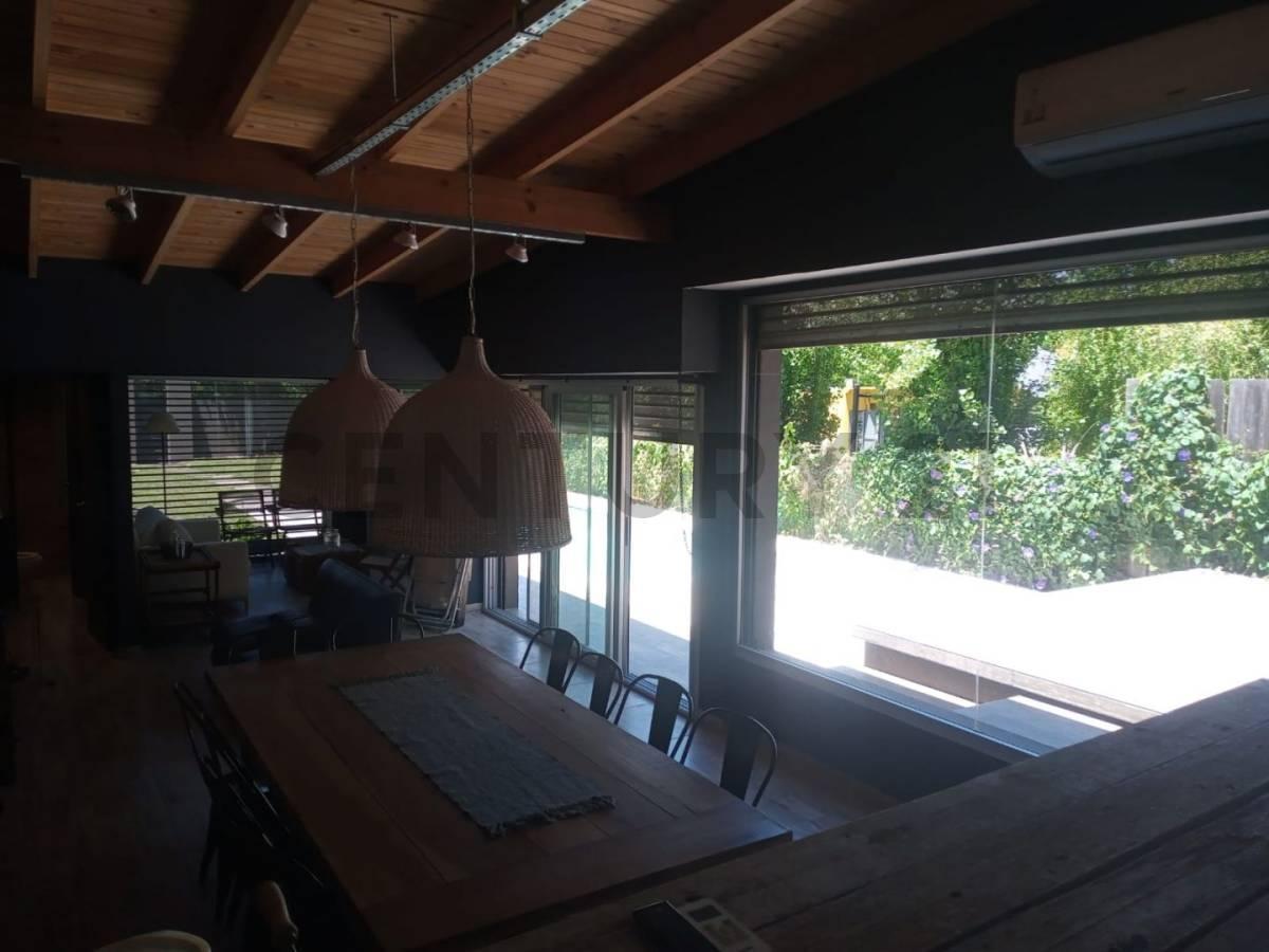 Foto de Casa en venta 4 ambientes y pileta en Villa Elisa, imagen 4