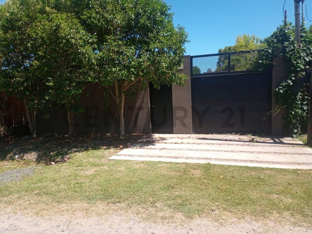 Foto de Casa en venta 4 ambientes y pileta en Villa Elisa, imagen 1