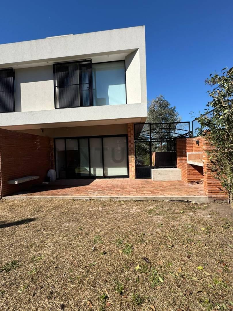 Foto de DÚPLEX EN COMPLEJO HABITACIONAL EN ALQUILER, CITY BELL, imagen 2
