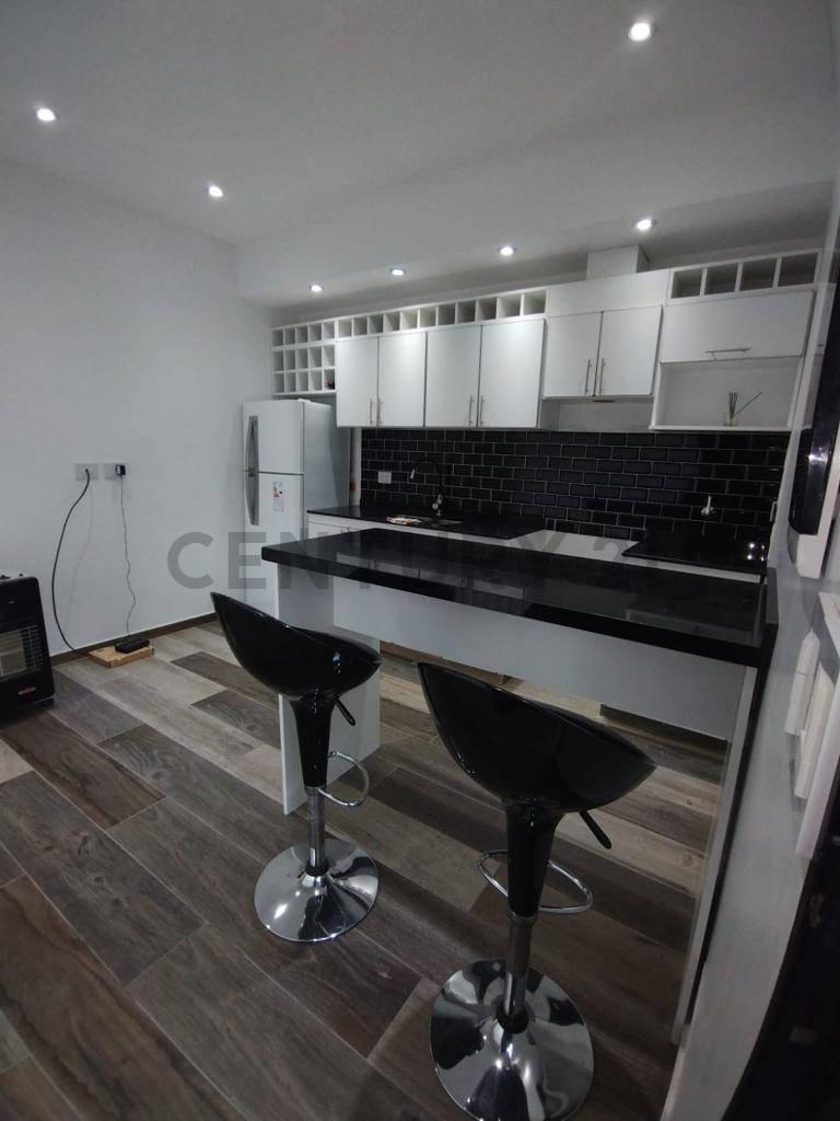 Foto de CASA EN VENTA CON PILETA BARRIO AEROPUERTO, imagen 3