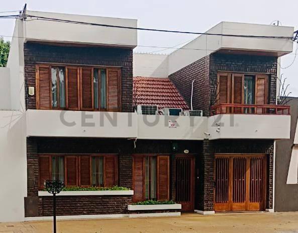 Foto de Casa 4 dormitorios con patio y garaje., imagen 2