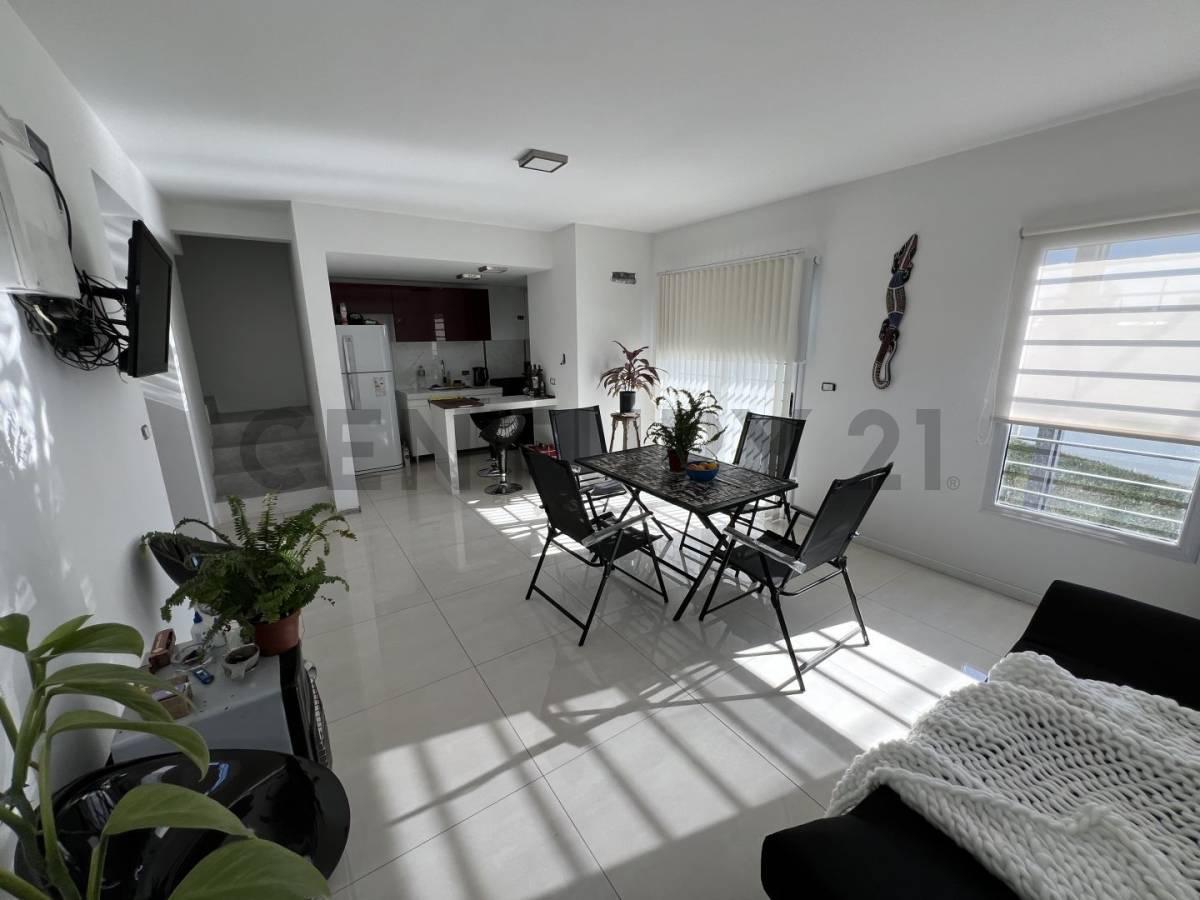 Foto de DEPARTAMENTO DUPLEX EN VENTA, 2 DORMITORIOS LA PLATA, imagen 2