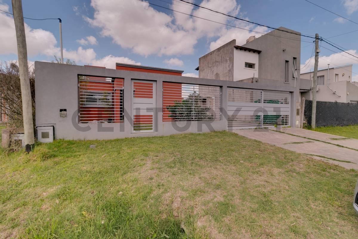Foto de Venta casa de 2 dormitorios Villa Elisa, imagen 2