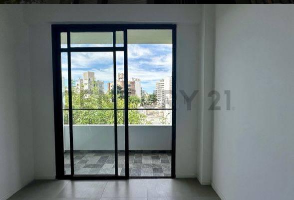 Foto de Venta Departamento 1 Dormitorio Diag 74 n1051 e 6 y 42, imagen 2