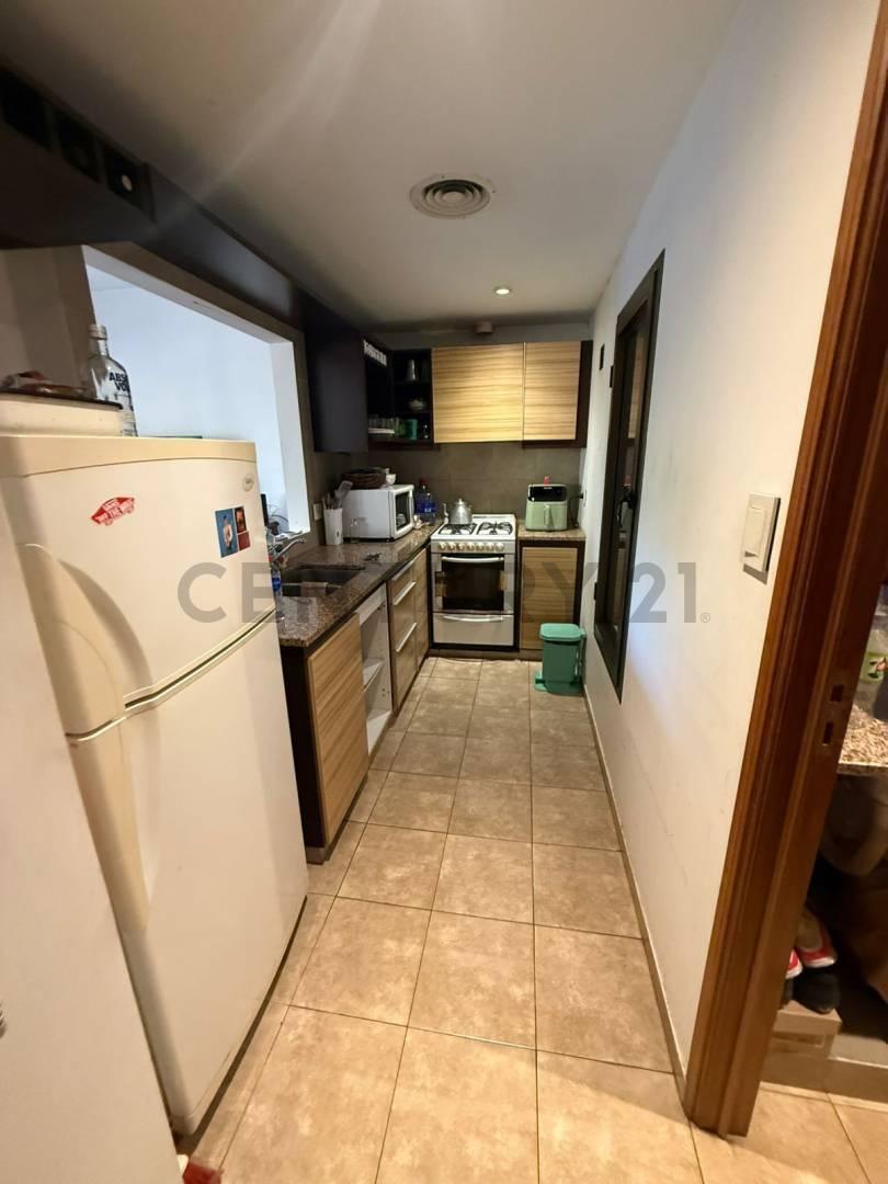 Foto de Semipiso en venta Plaza Moreno dos dormitorios con cochera, imagen 5