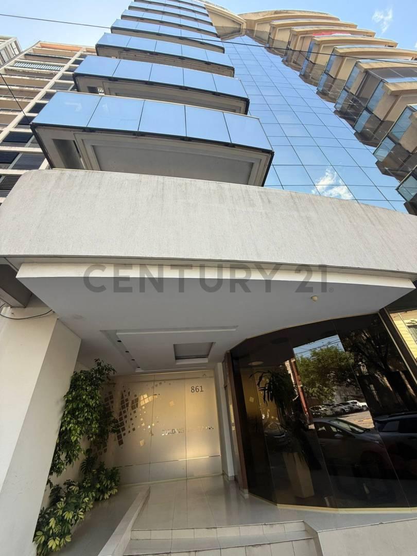 Foto de Semipiso en venta Plaza Moreno dos dormitorios con cochera, imagen 1