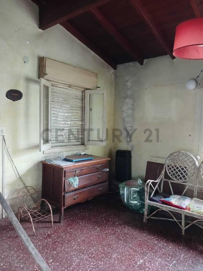 Foto de CASA A RECICLAR ARTURO SEGUI VENTA, imagen 3