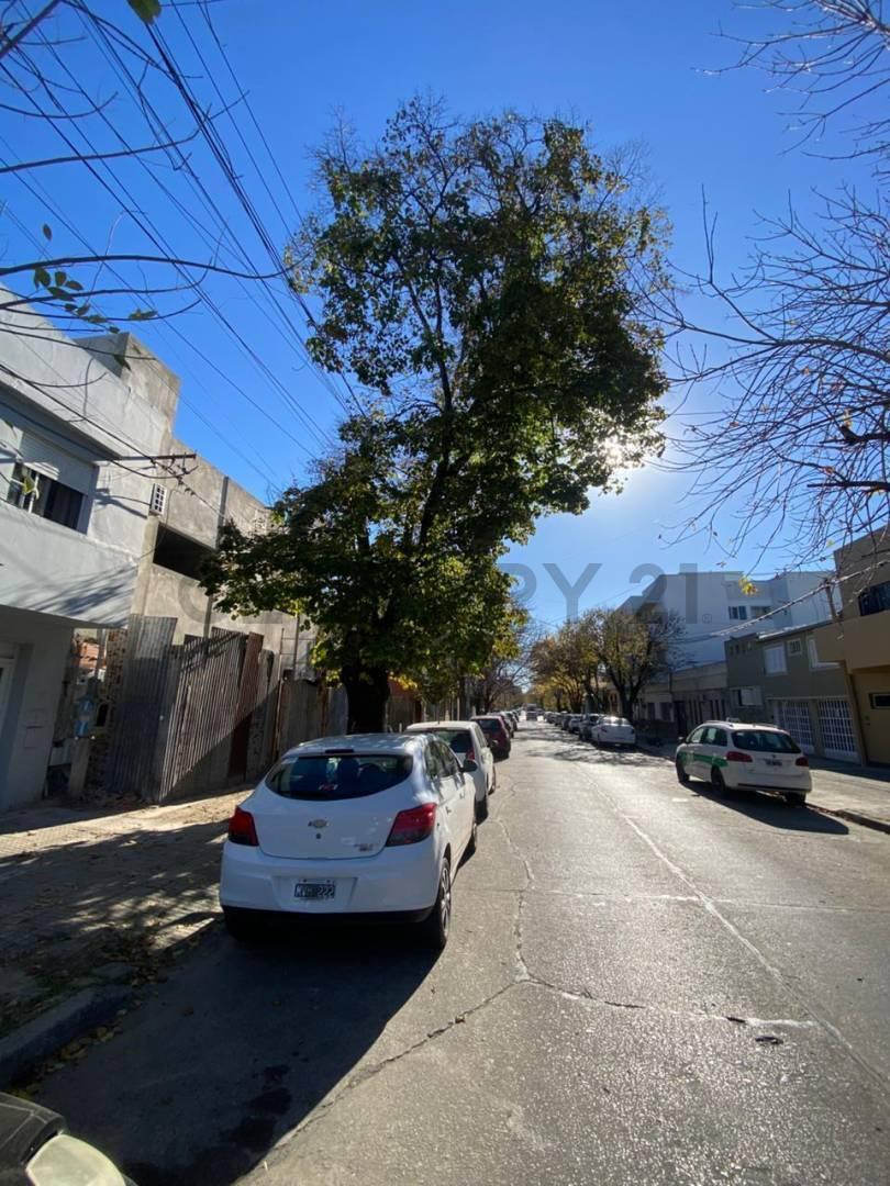 Foto de Duplex en venta en La Plata. Calle 21 e/ 63 y 64, imagen 2