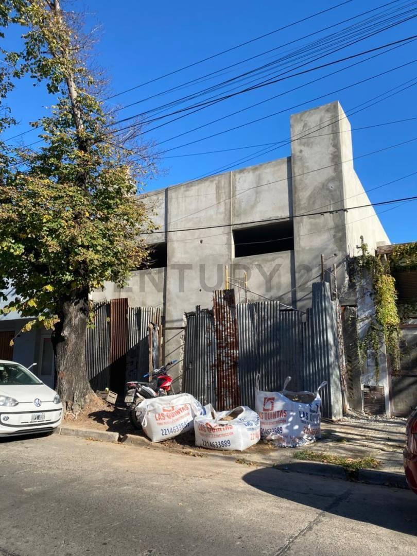 Foto de Duplex en venta en La Plata. Calle 21 e/ 63 y 64, imagen 1